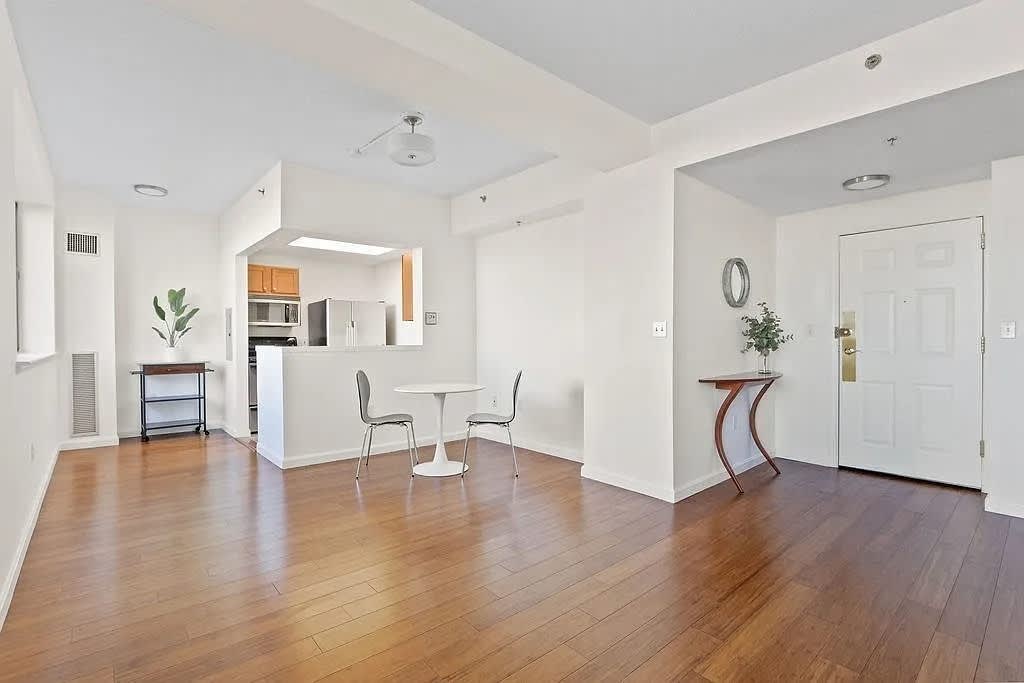 169 Monsignor Obrien Hwy Apt 508 – photo 1 of 17