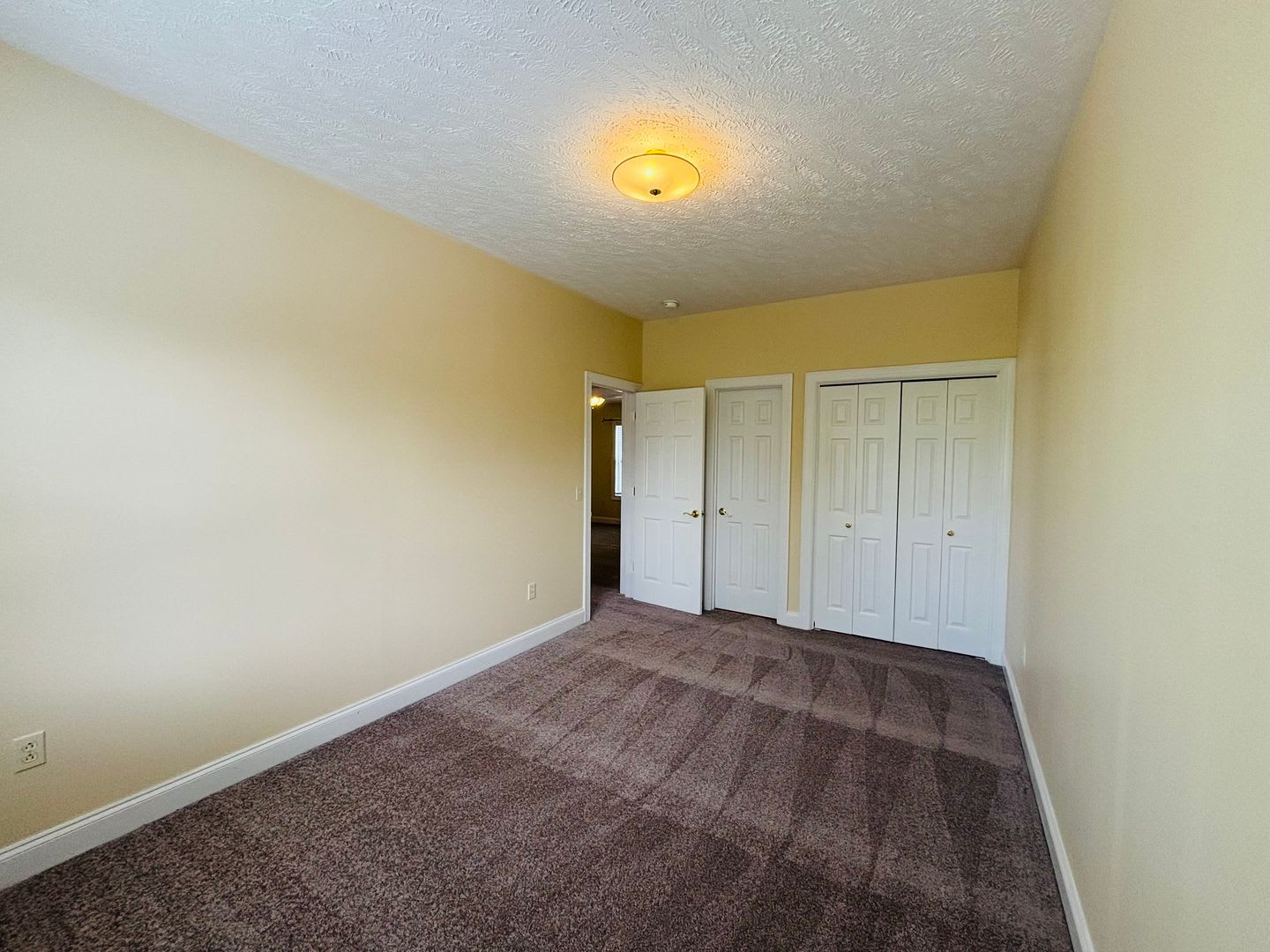3 Bedroom 2 Bath Townhouse – photo 1
