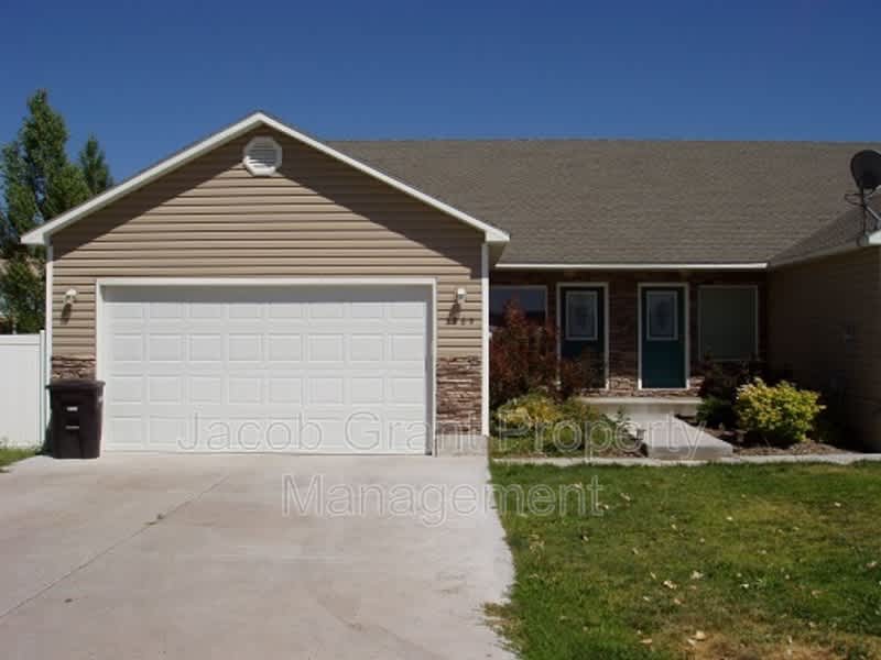 3063 First St. – photo 1 of 10