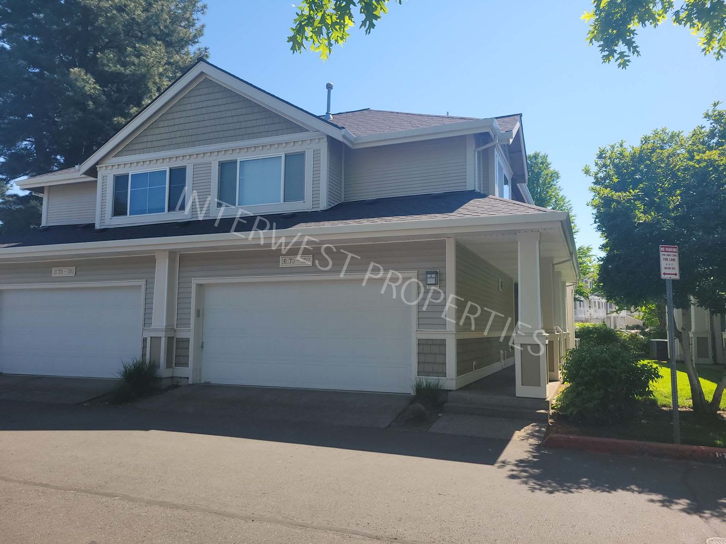 Beaverton 3 Bed 2 5Ba Beautiful 2 Story Condo With 2 Car Garage Gas Fireplace High Ceilings Patio – photo 1