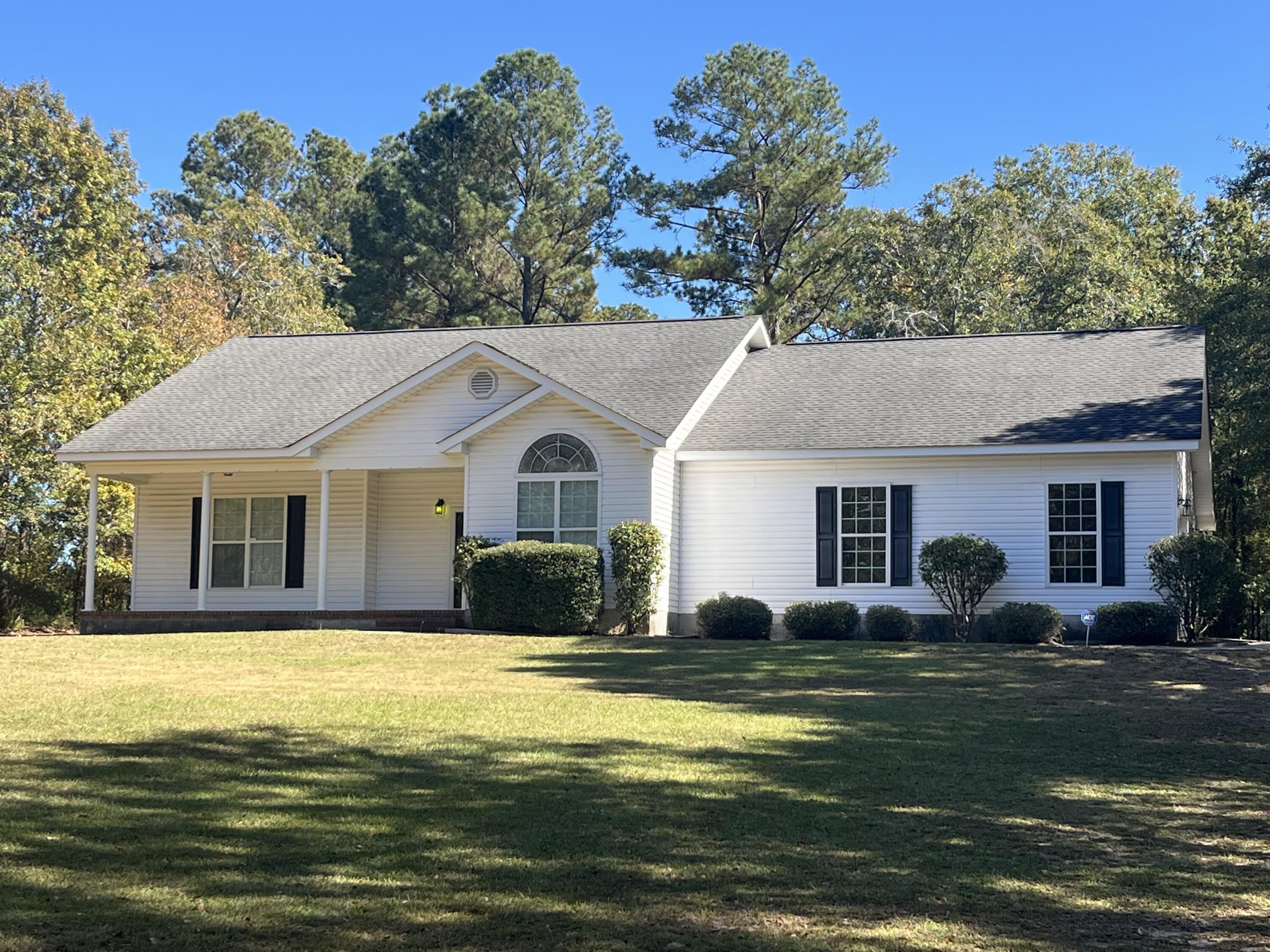 110 Stratford Lane – photo 1 of 16