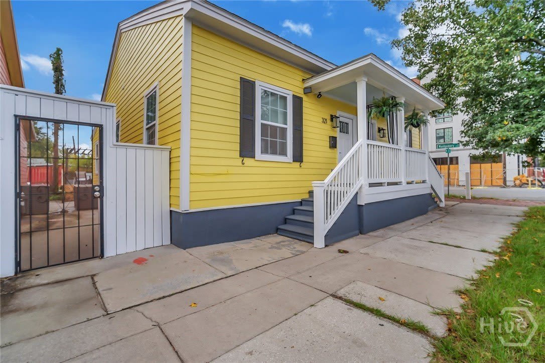 323 W 31st Street – photo 1 of 28