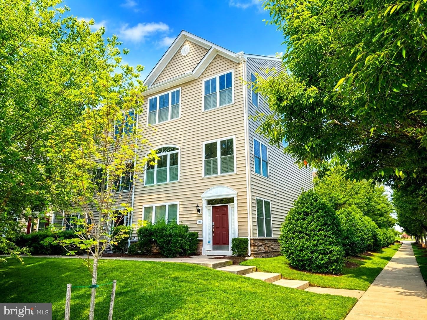 118 AMANDA FRANCES Lane – photo 1 of 23