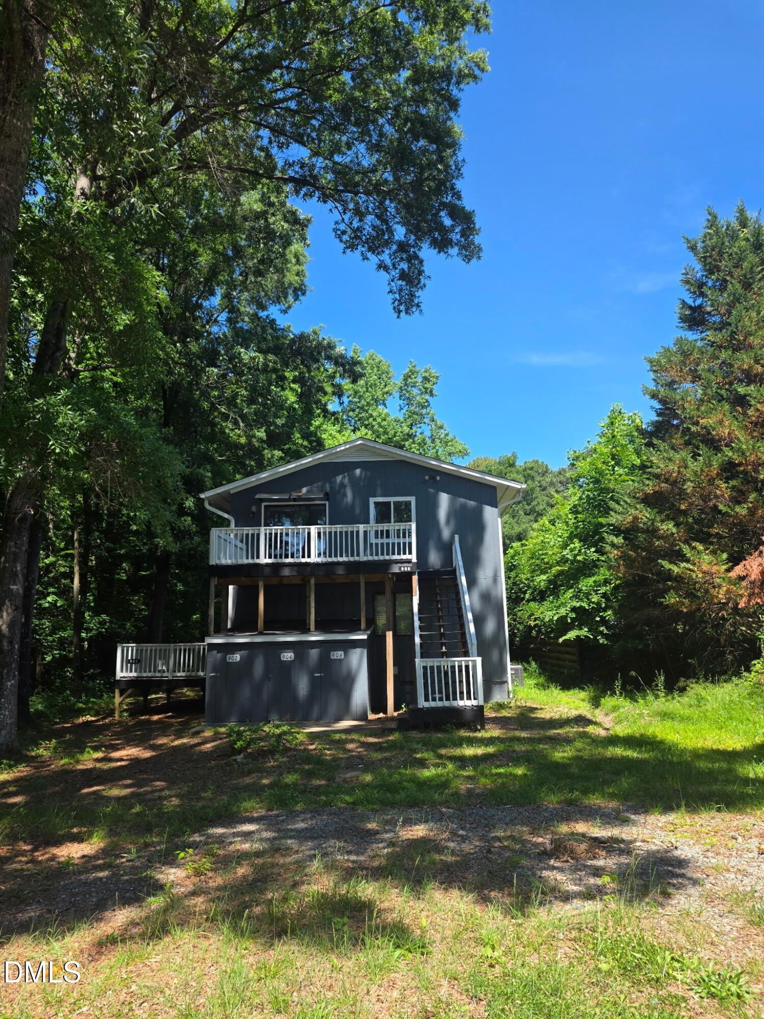 902 W Chatham Street – photo 1 of 13