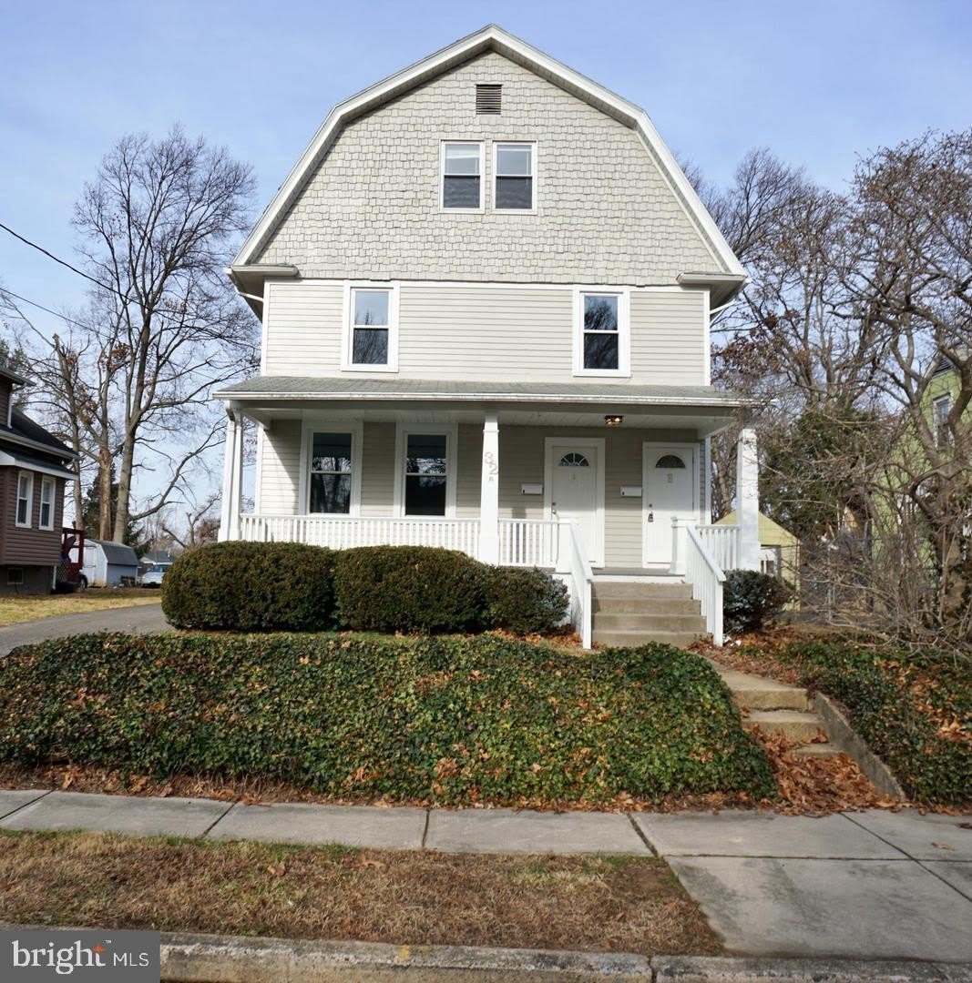 32 WOODLAND Avenue – photo 1 of 7