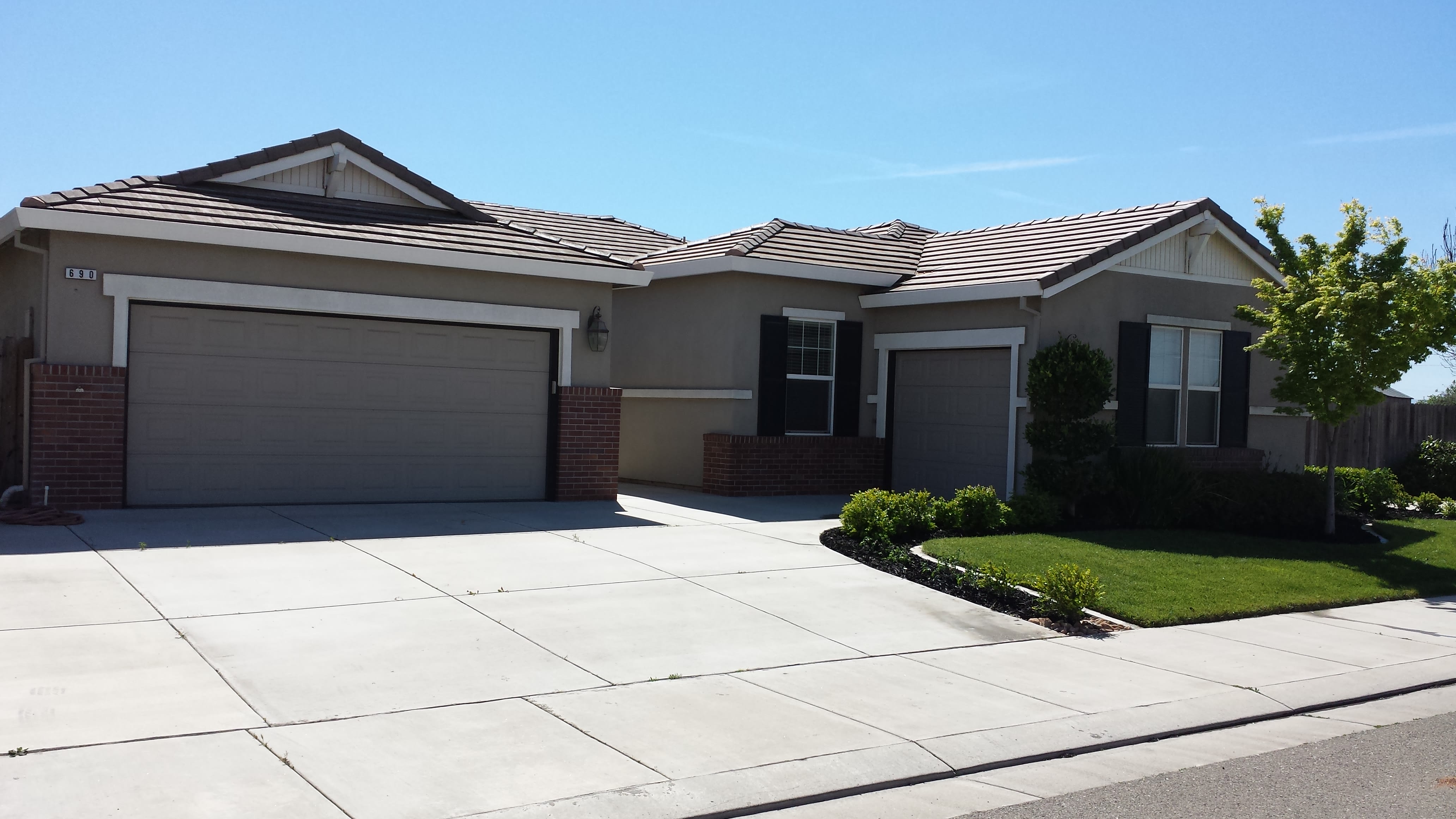 690 Bodeson Court – photo 1 of 12