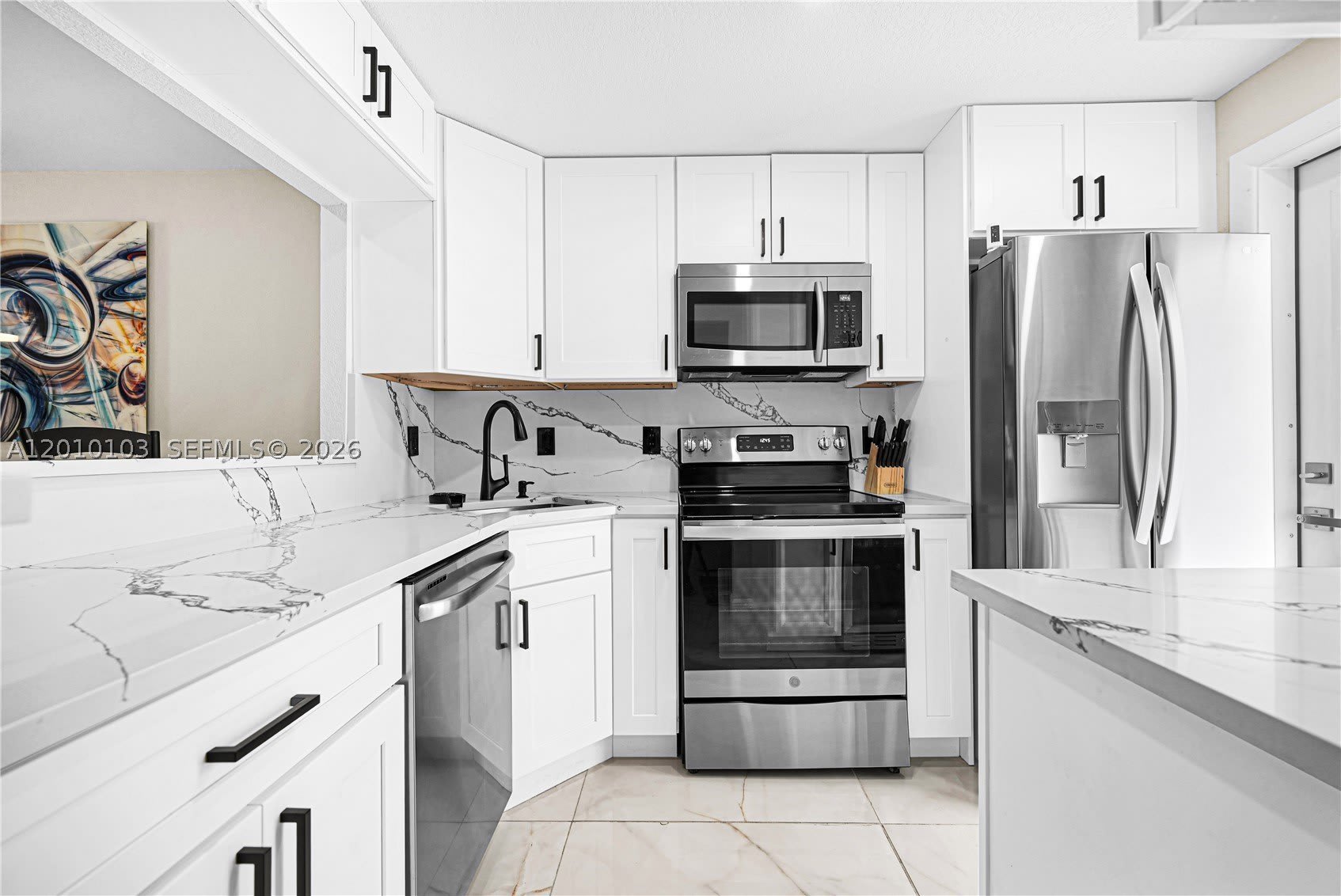 400 SE 10th St – photo 1 of 25