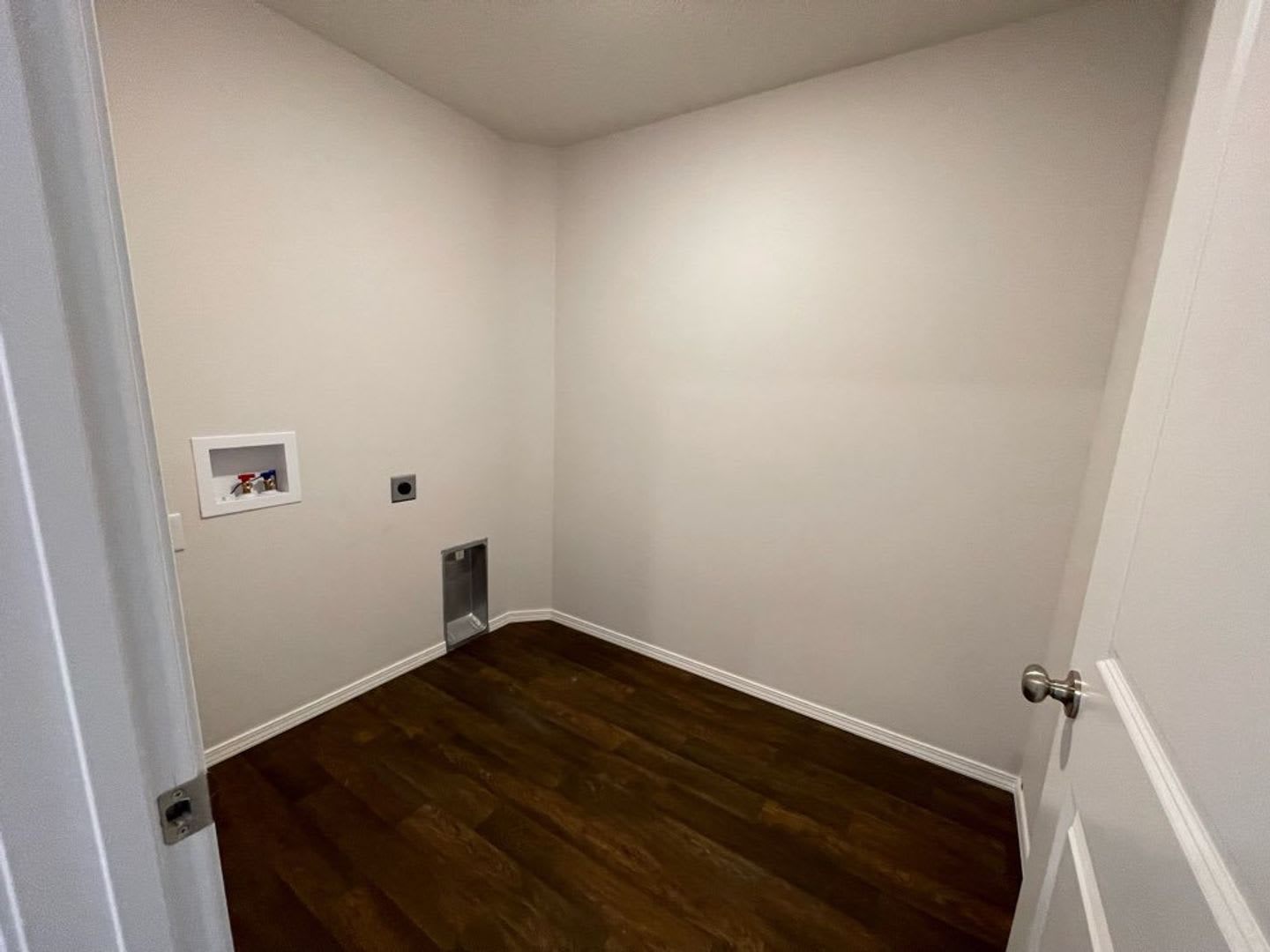Brand New Aurora 3 Bedroom Rental – photo 1 of 6