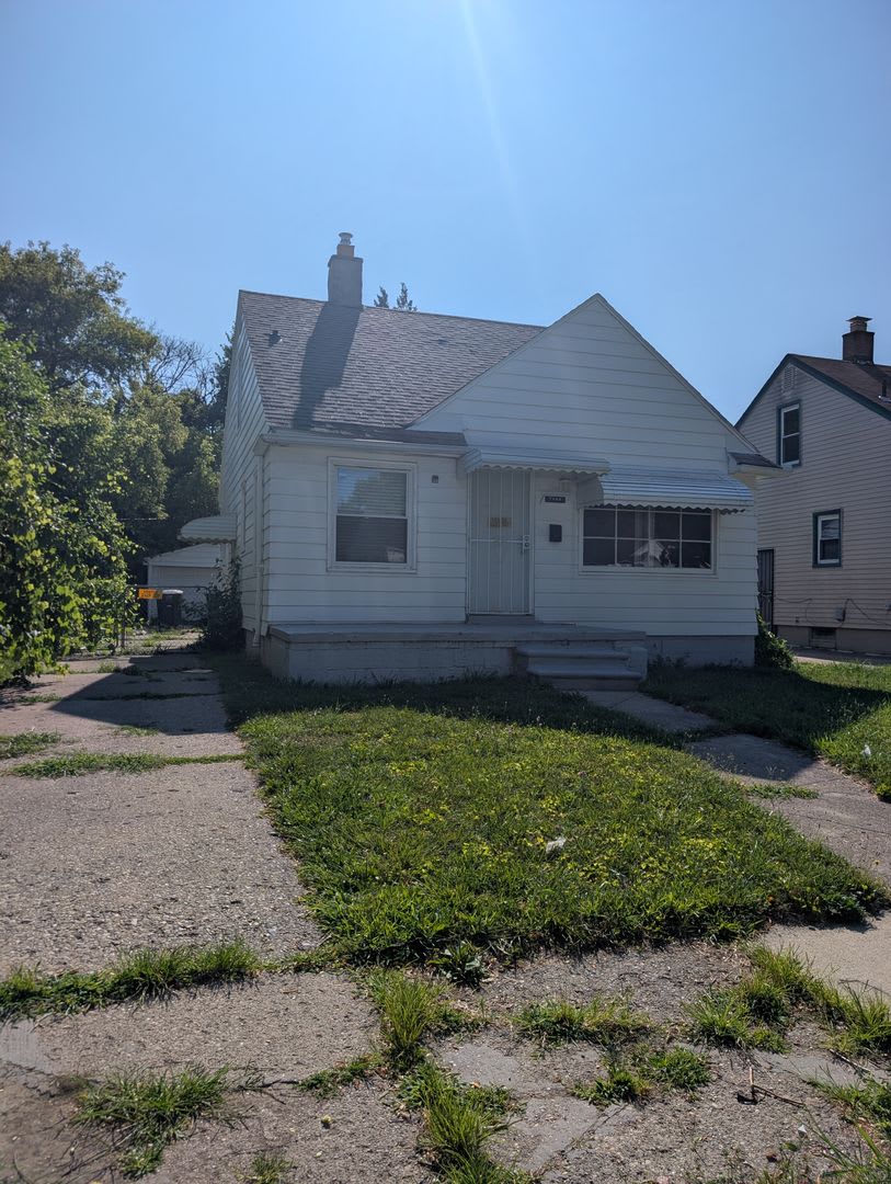 3 bedroom 2 bath garage Detroit/Redford Boarder – photo 1
