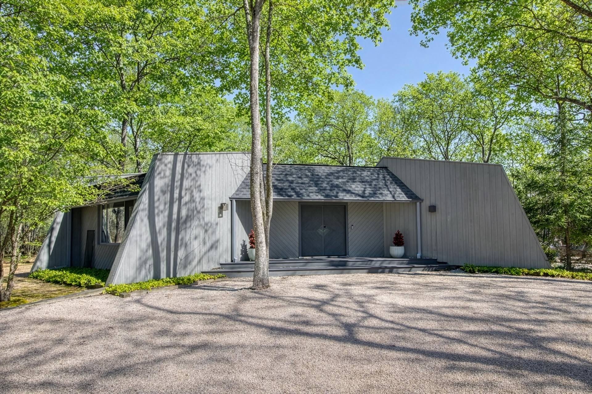 27 Brander Pkwy – photo 1 of 12