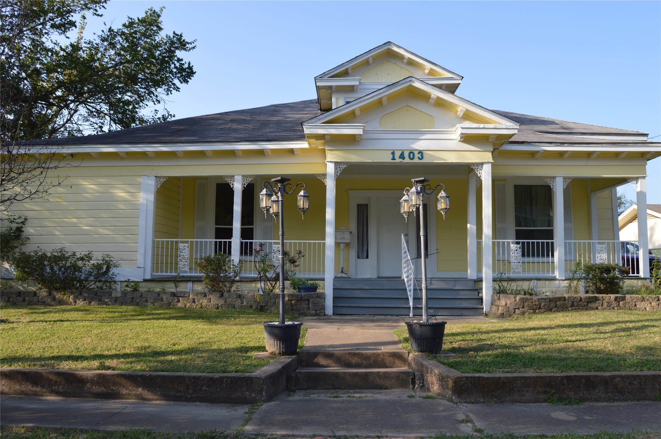 1403 Bonham Street – photo 1 of 31