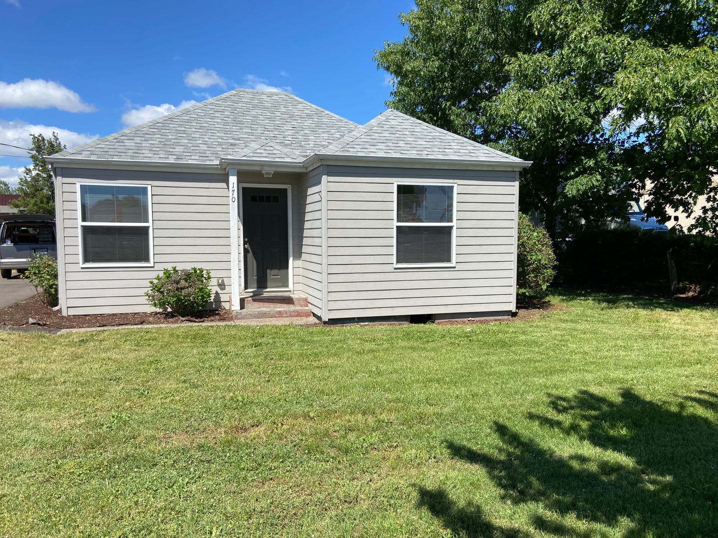 Beautifully Remodeled Springfield Cottage – photo 1