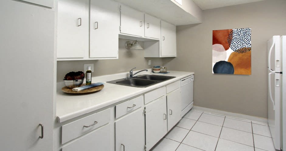 The Inverness Apartments – photo 1 of 10