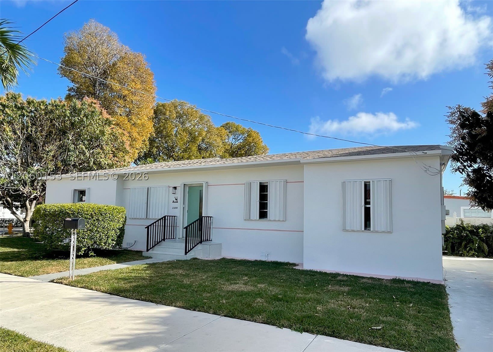 3200 SW 2nd St – photo 1