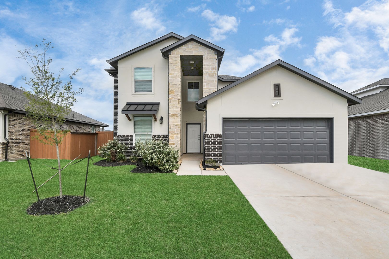 Live Oak – photo 1 of 276