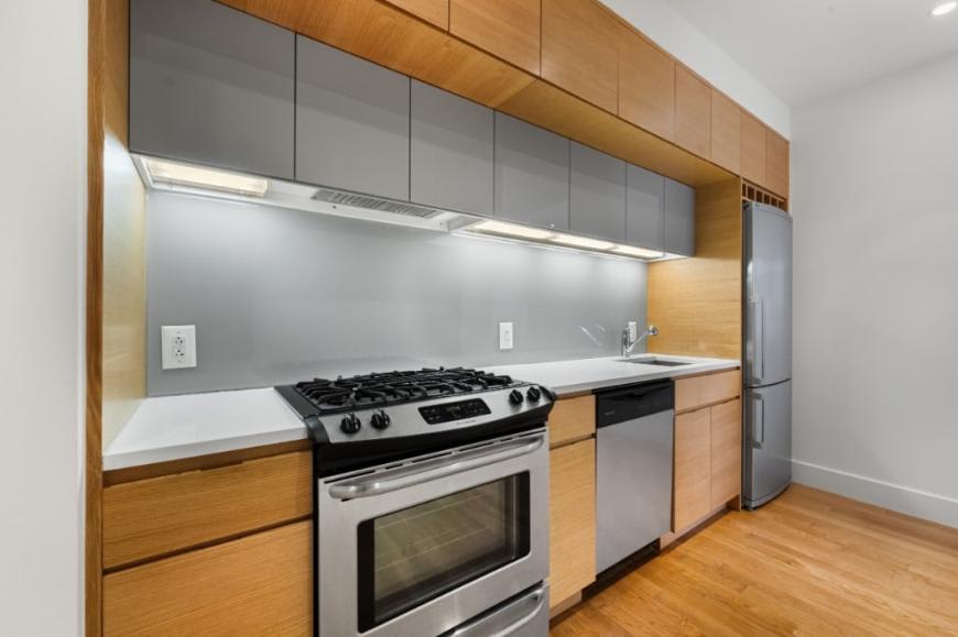 150 Fourth Avenue – photo 1