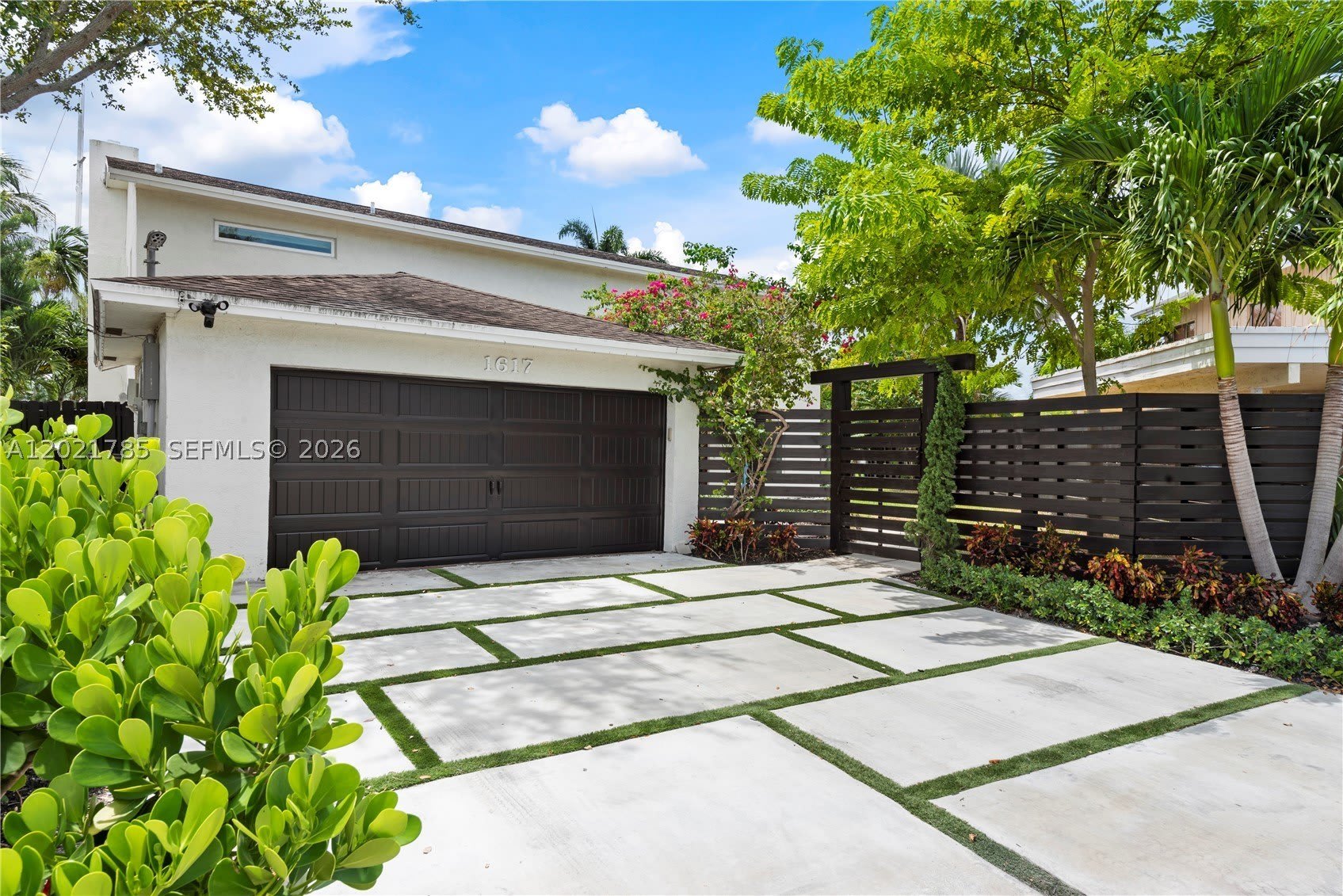 1617 SW 17th Ave – photo 1