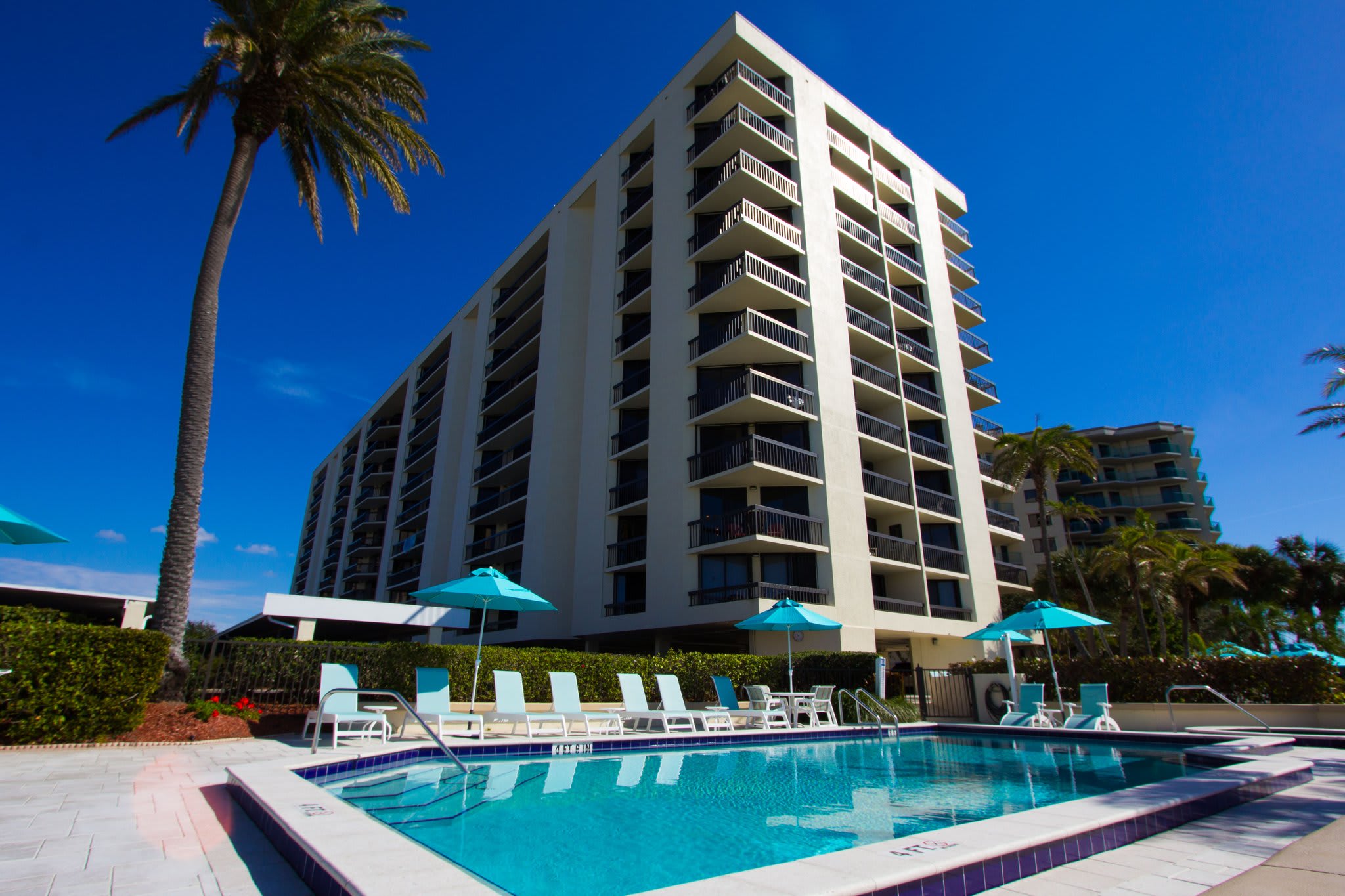 690 ISLAND WAY 212 – photo 1