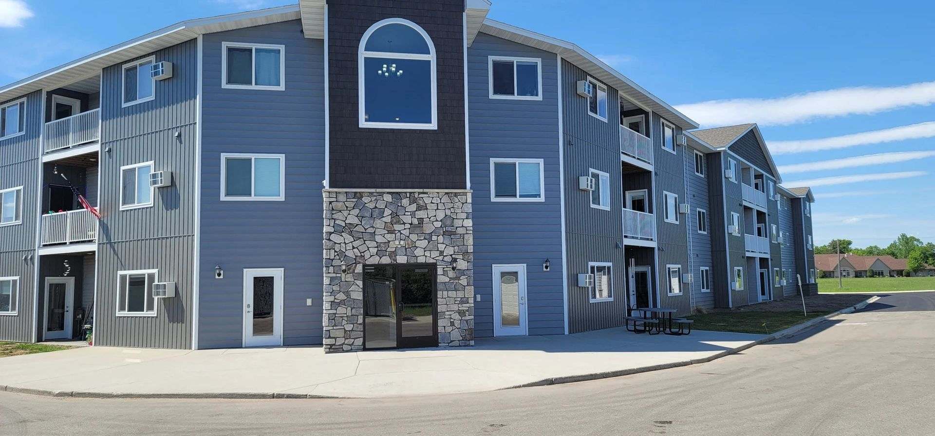 Mainstreeter Apartments – photo 1 of 13