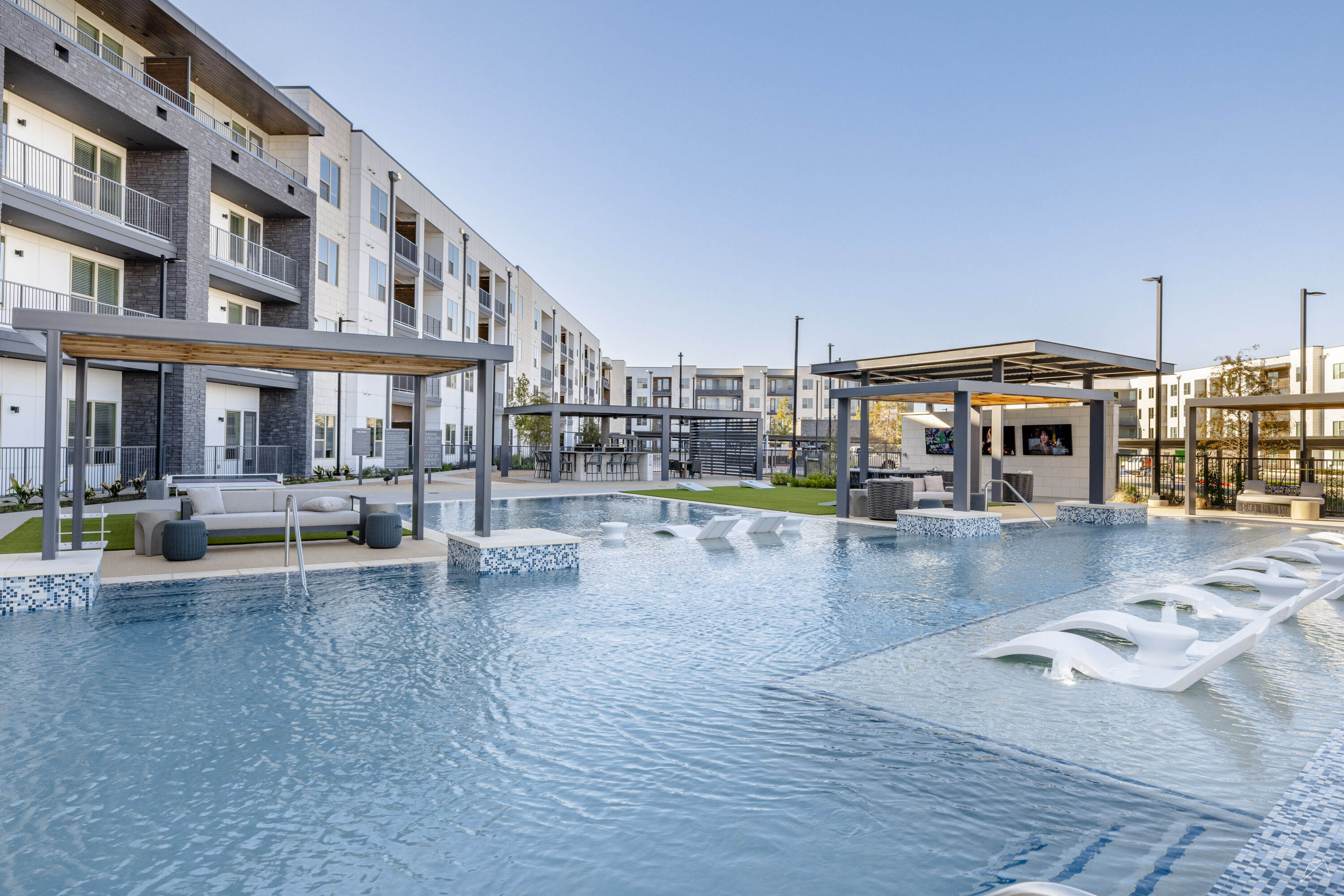 Del Via Apartments – photo 1