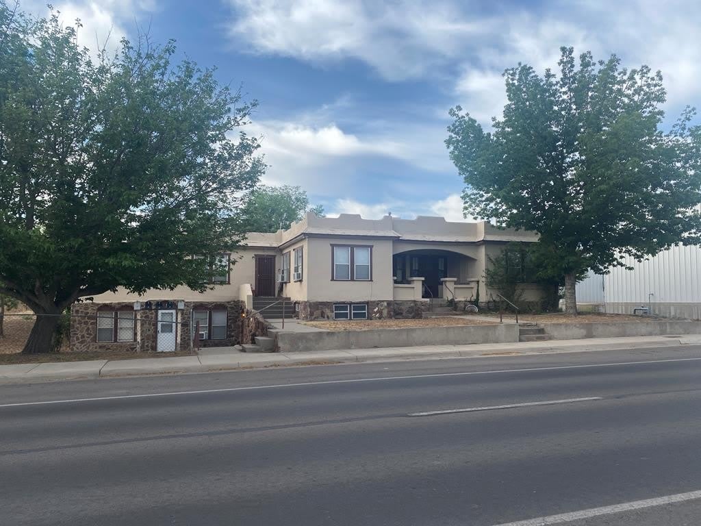 504 W Ave E – photo 1 of 6
