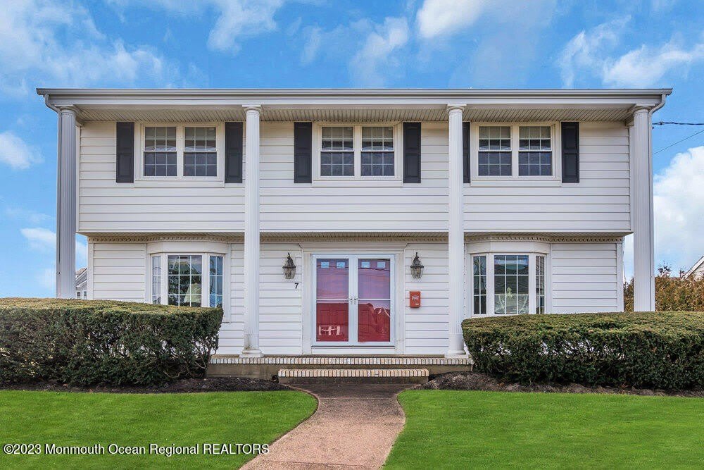7 Howell Avenue – photo 1 of 52