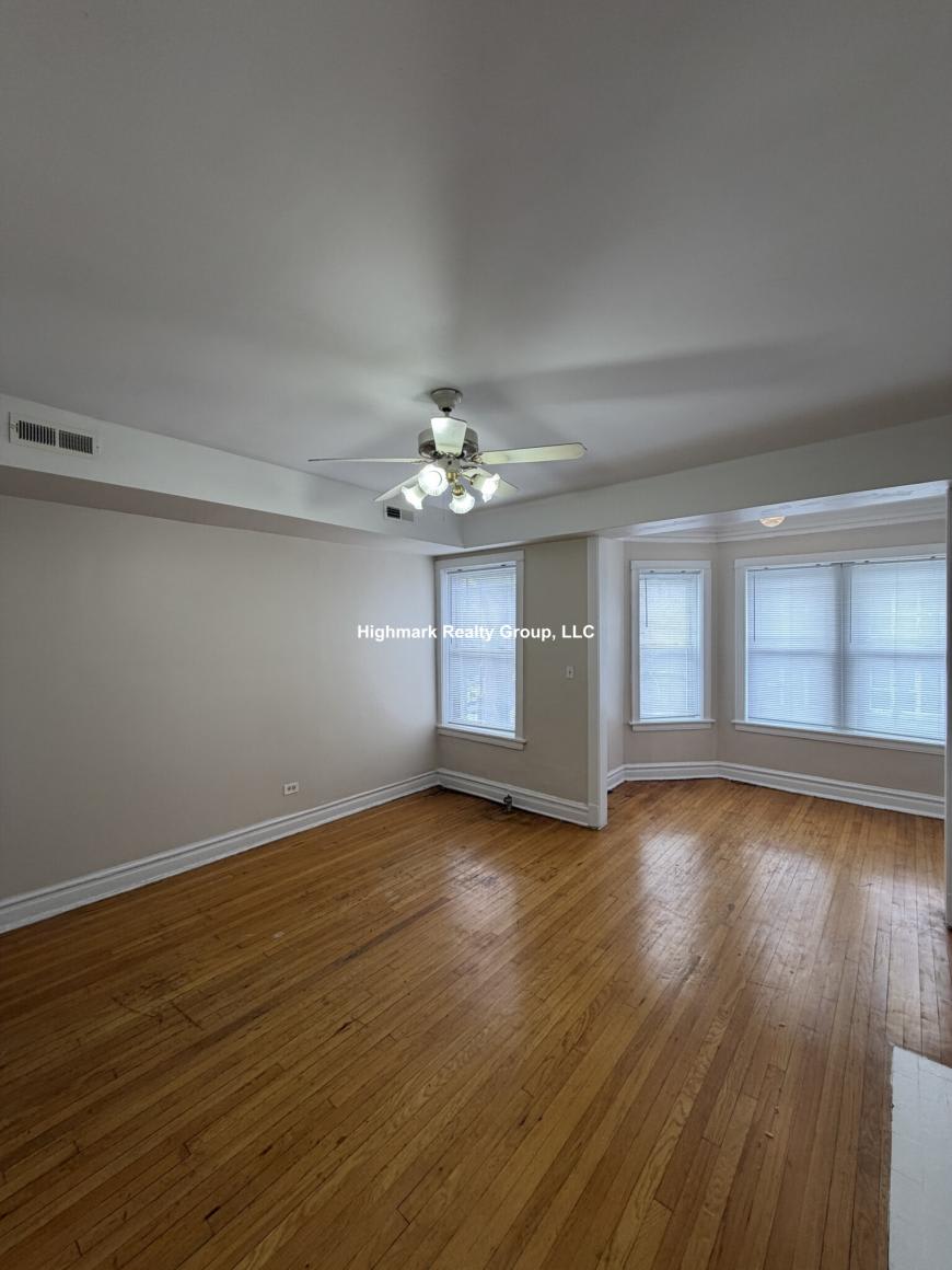7513 North Greenview Ave. – photo 1
