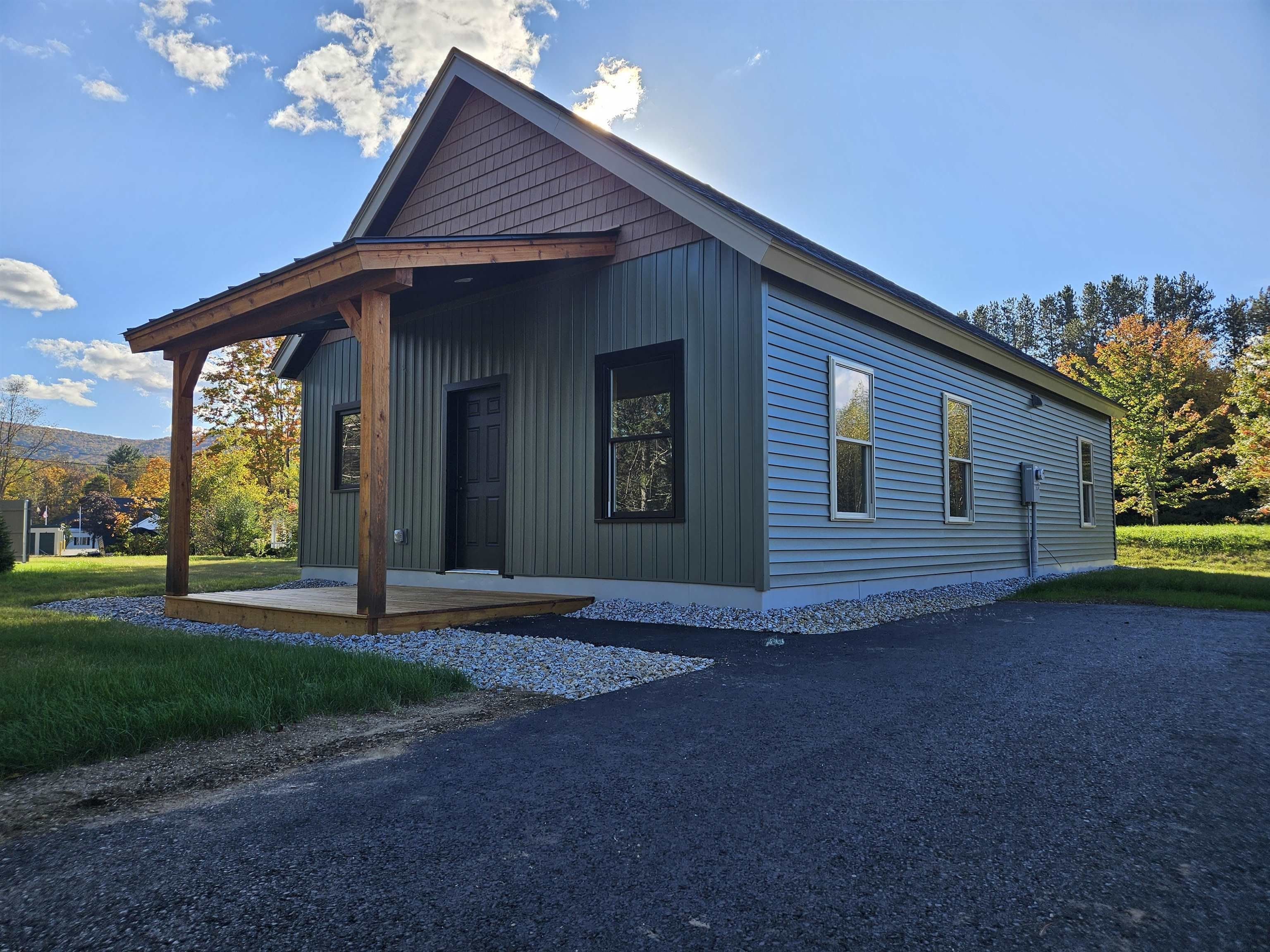 23 Steele Drive – photo 1 of 21