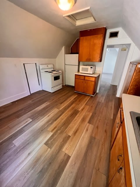 1024 Hayes Avenue – photo 1 of 9