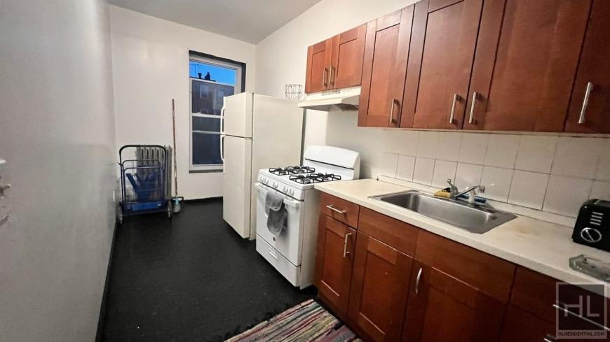 444 HALSEY STREET – photo 1 of 10