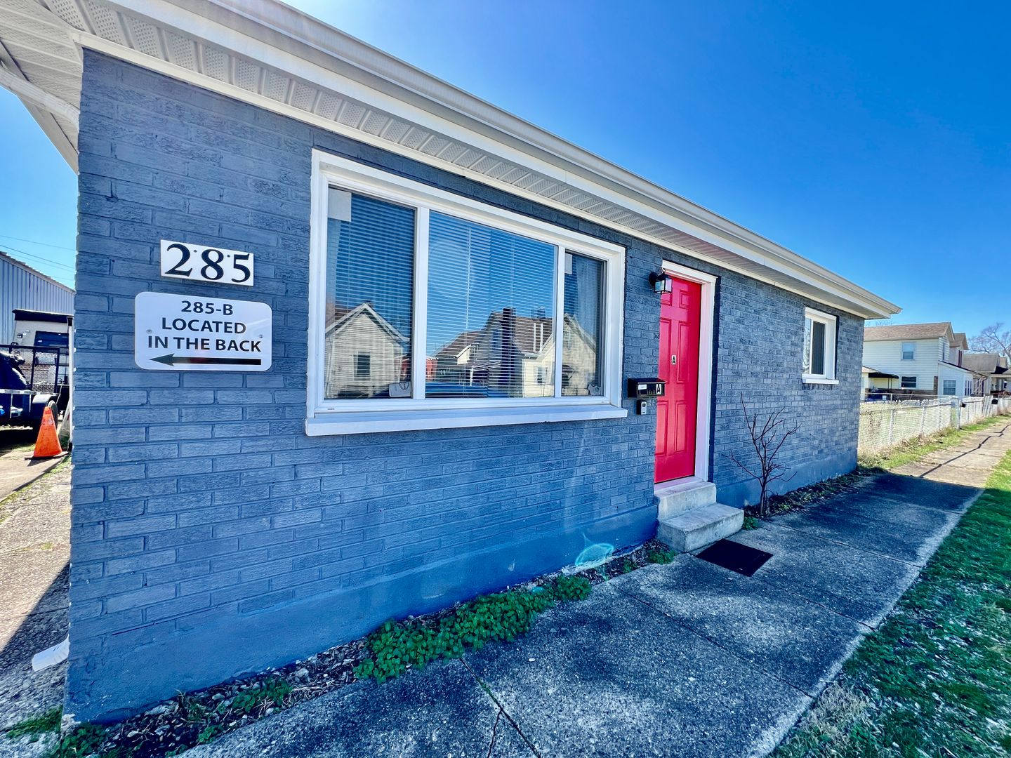 Welcoming Two Bedroom Apartment on Whitaker – photo 1 of 14
