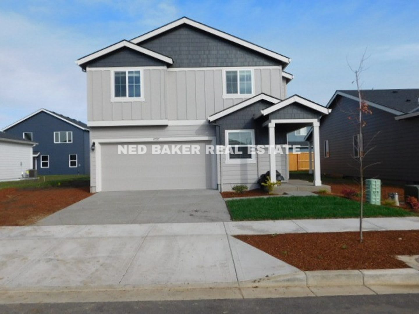 4Bd/2.5Ba Two Story Home – photo 1