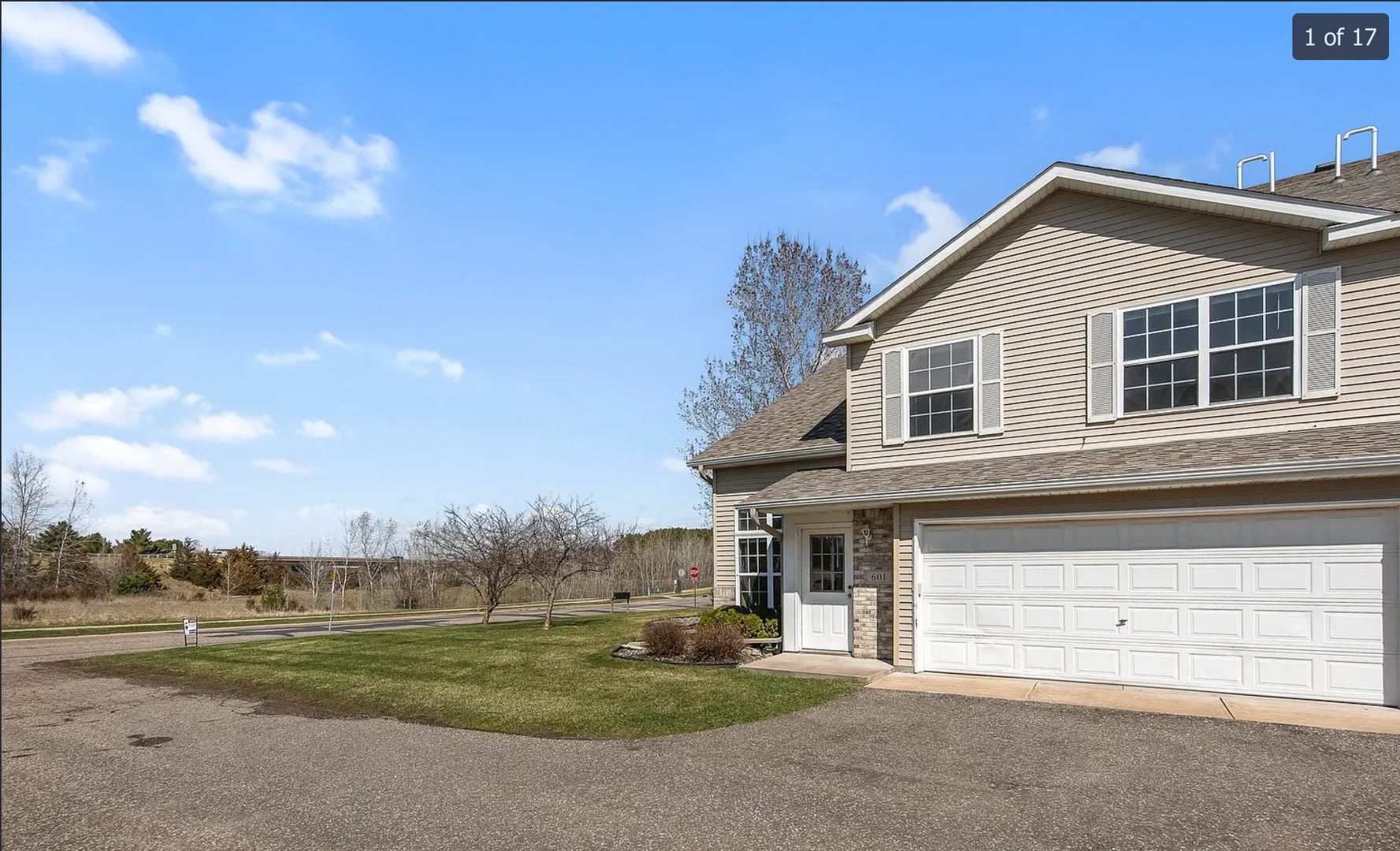 Beautiful 3 Bed 1.5 Bath Townhome – photo 1 of 17