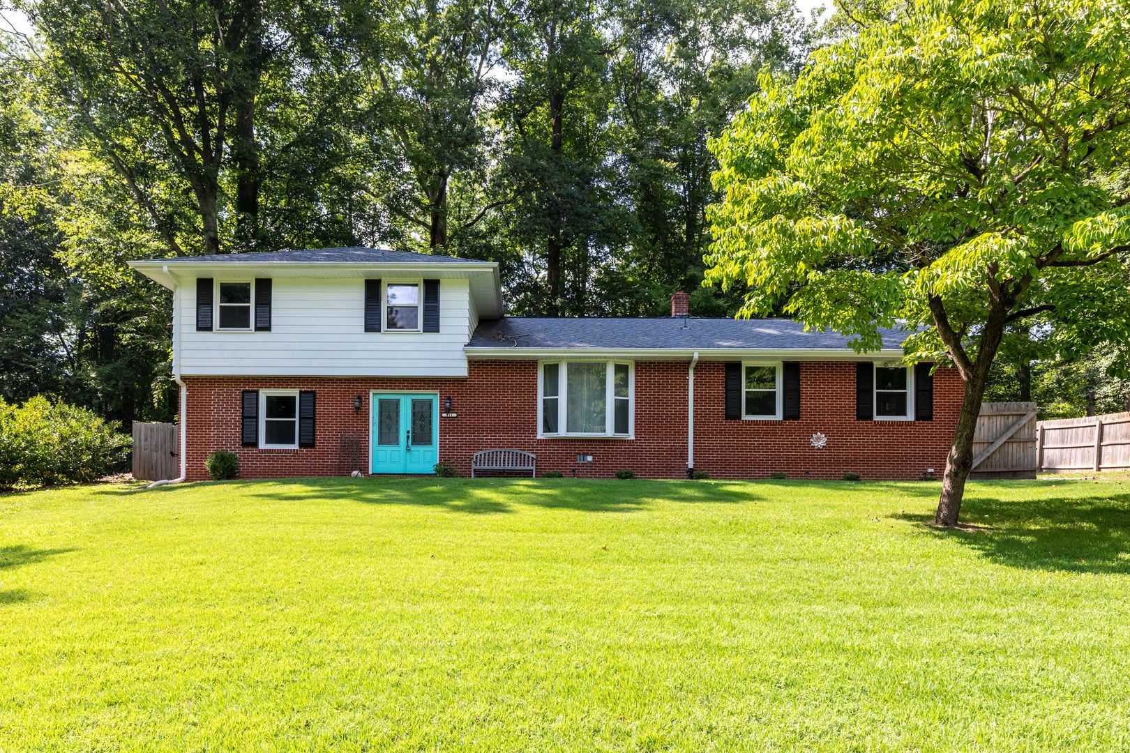Large Fenced In Yard And Sun Room – photo 1 of 241