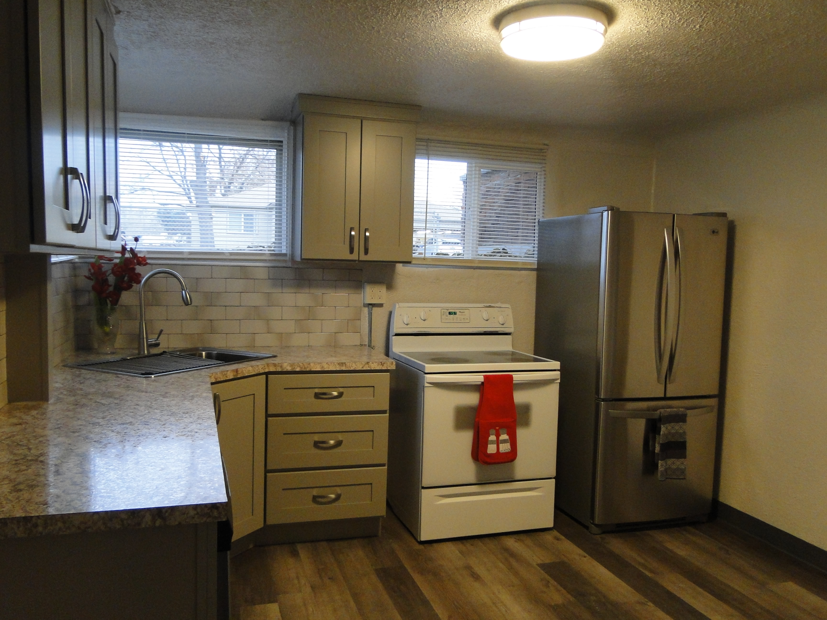 503 S Chestnut St – photo 1 of 10