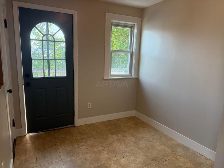 272 Willis Ave. – photo 1