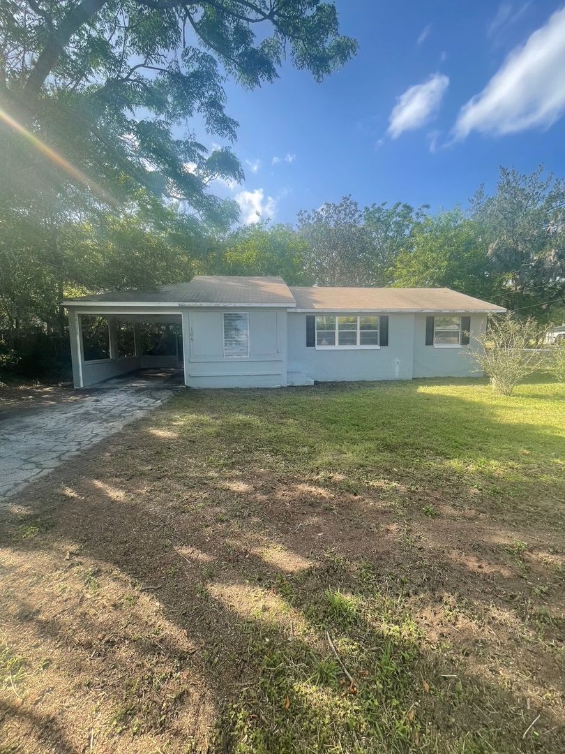 3 Bed 1 Bath – photo 1 of 15