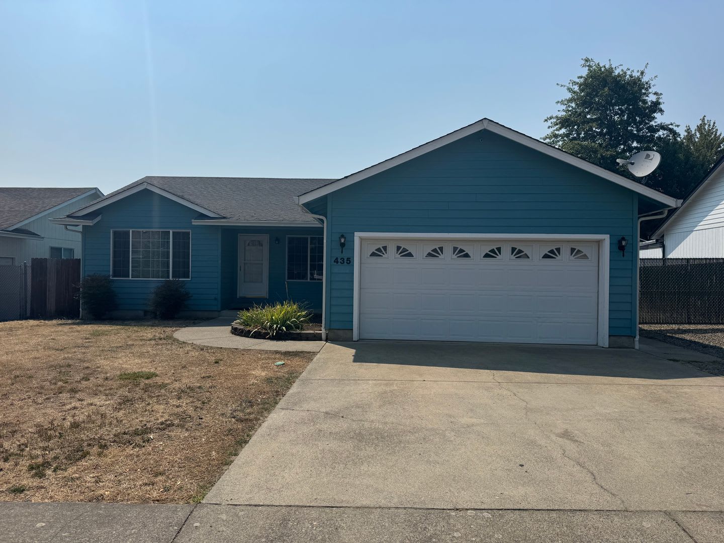 3 bedroom Home in Sutherlin – photo 1 of 13
