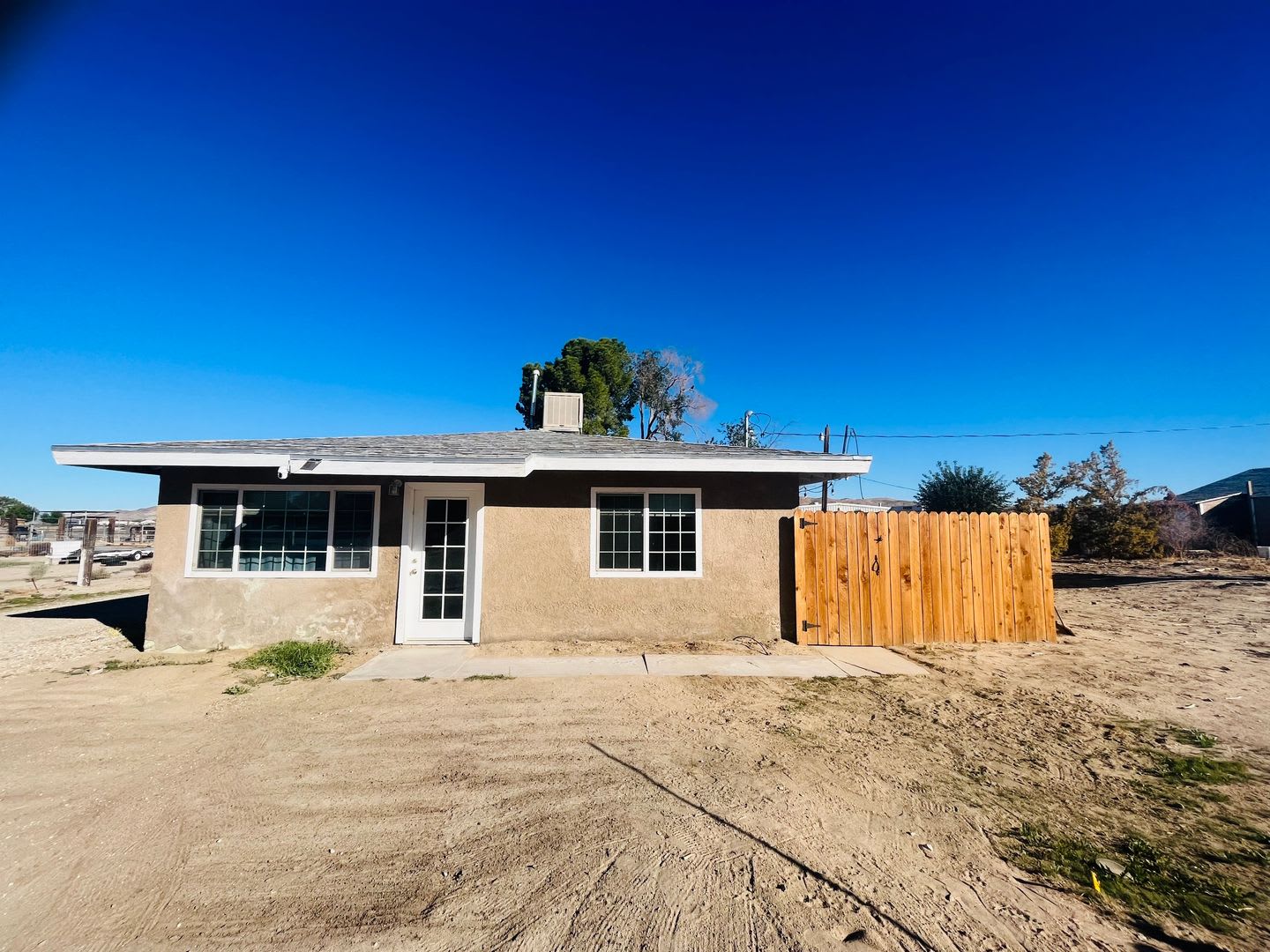 2 Bedroom 1 Bathroom Home! – photo 1 of 7