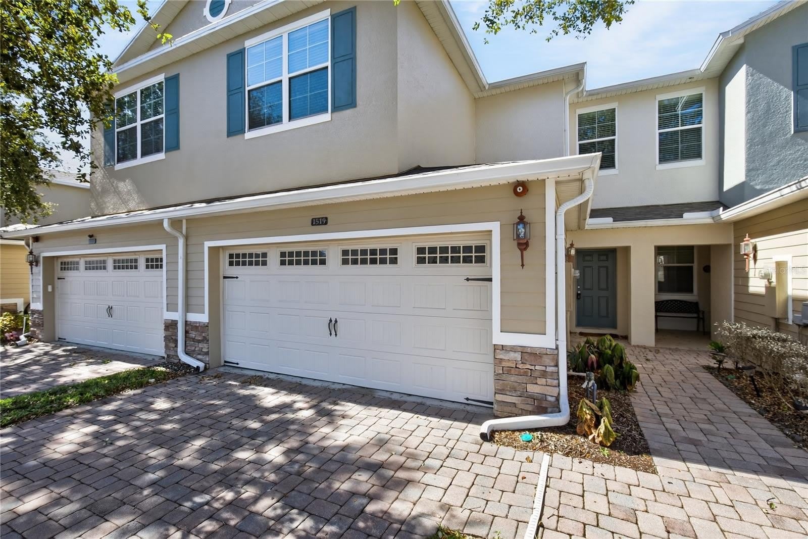1519 PRIORY Circle – photo 1
