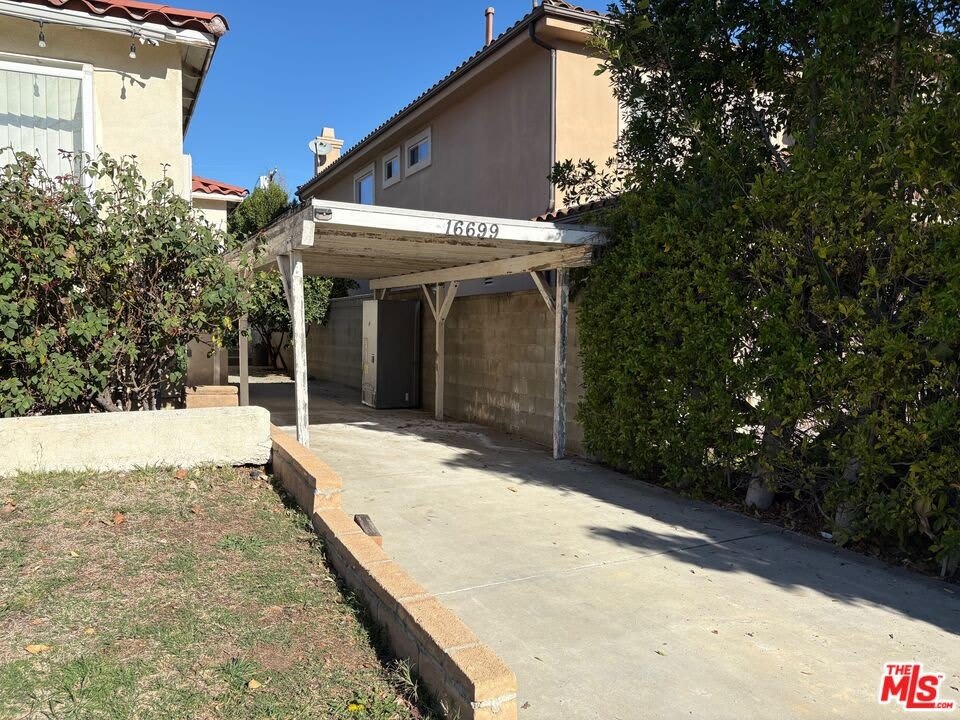 16699 Morrison St – photo 1