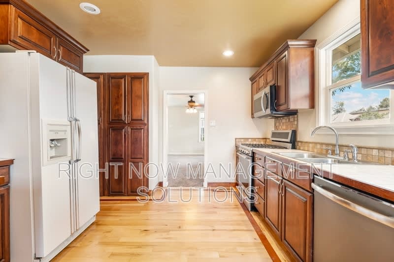 2903 West Madison Avenue – photo 1