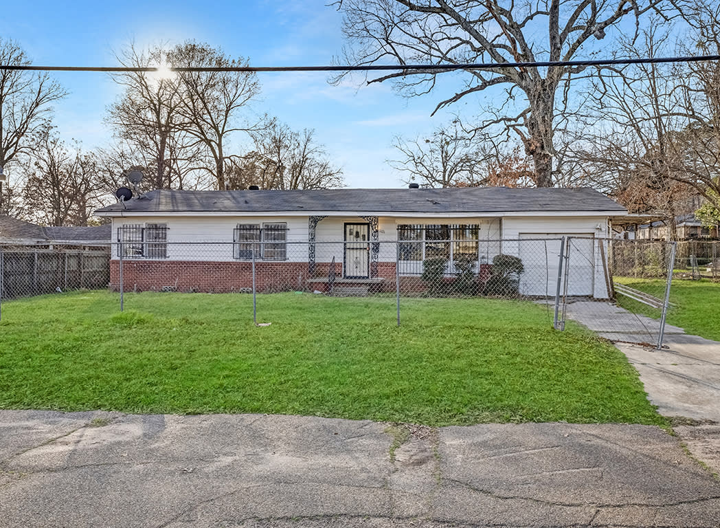 1121 Wheeler St – photo 1 of 14