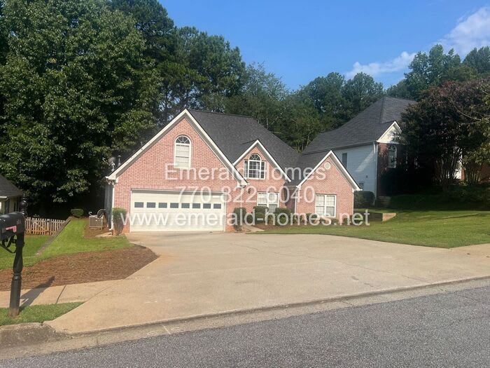 824 Georgian Point Drive – photo 1