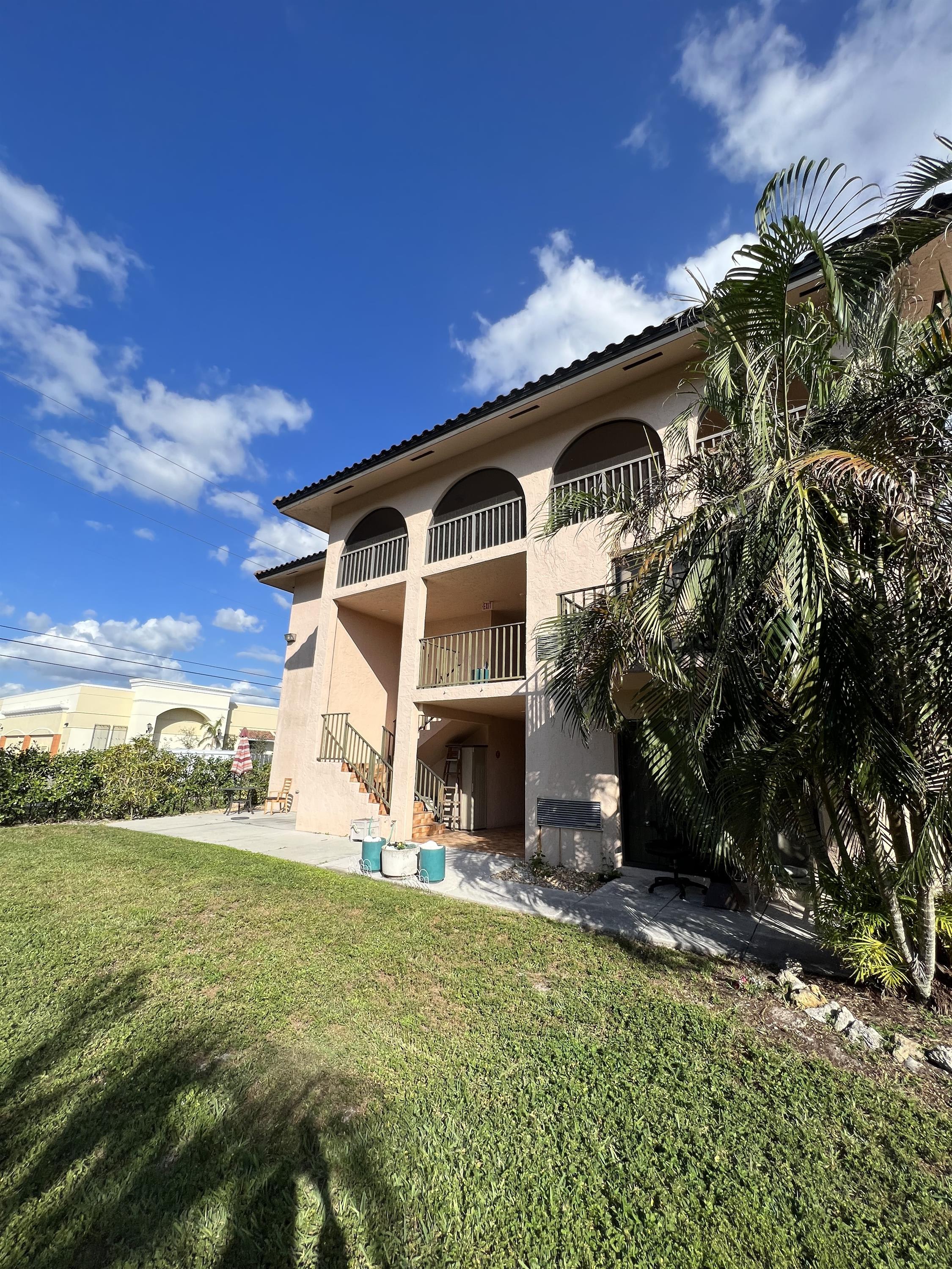 828 Wiggins Pass Road – photo 1