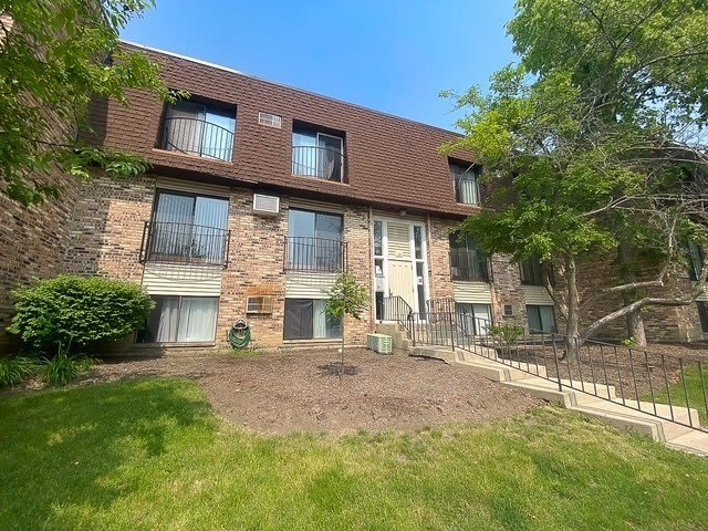 182 S Waters Edge Drive – photo 1 of 139
