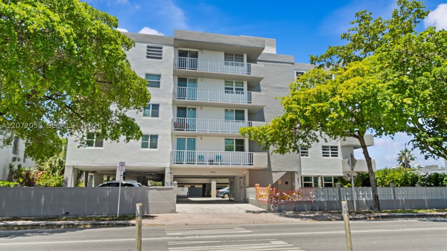 1145 Normandy Dr – photo 1