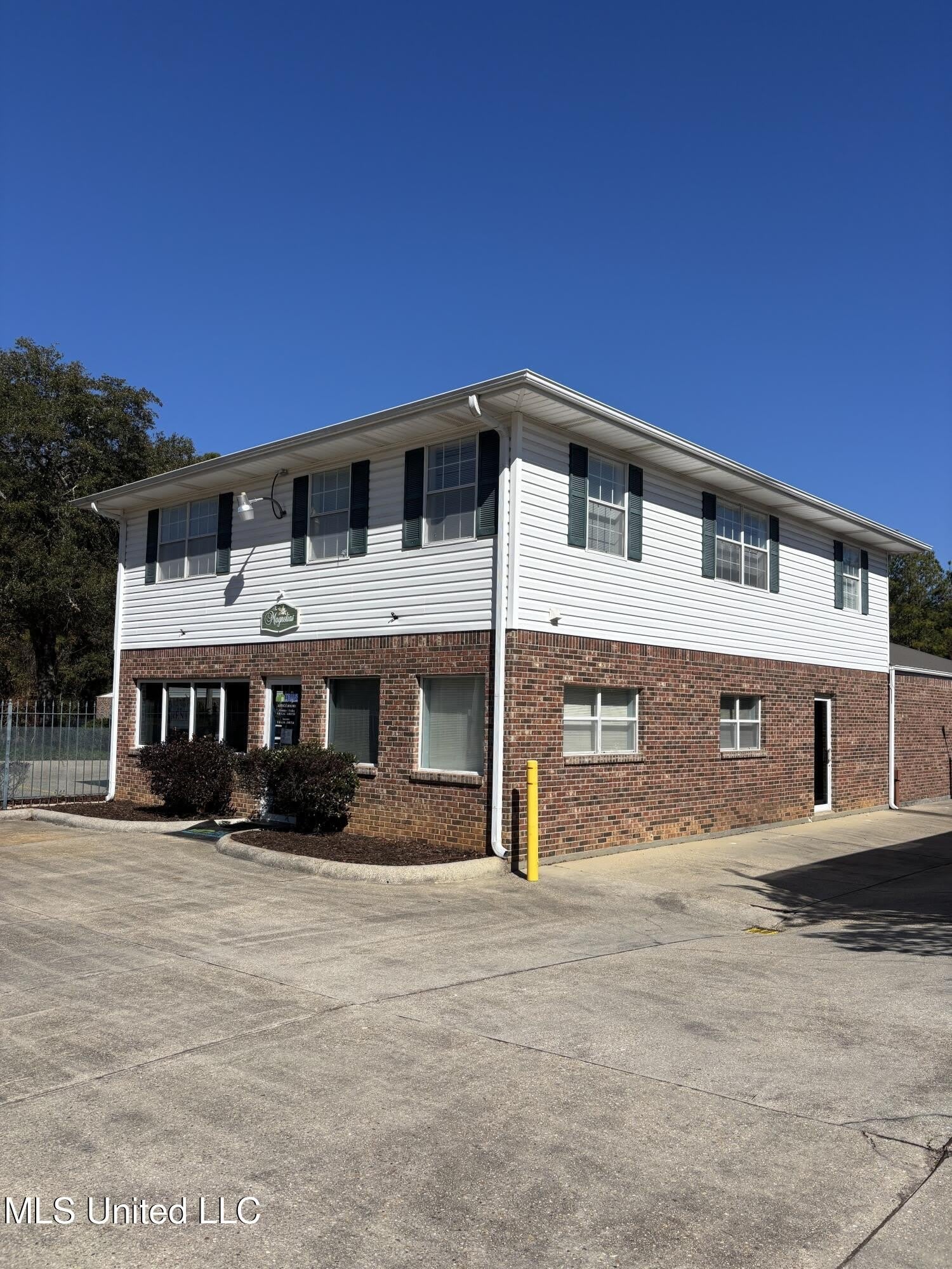 5402 Gex Drive – photo 1 of 9