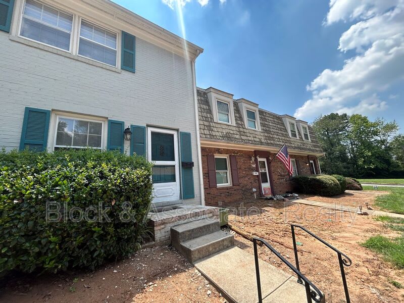 2962-C St Marks Road – photo 1