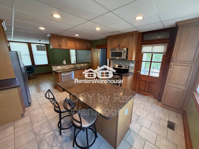 6015 Rossville Blvd – photo 1 of 18